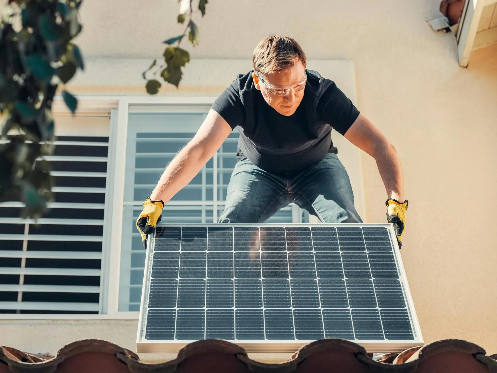 Zonnepanelen op een dak
